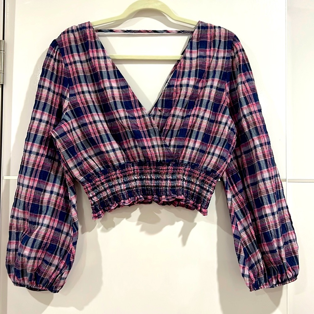Zara cropped shirt.  It has an elastic waist with ballon sleeve shirt.